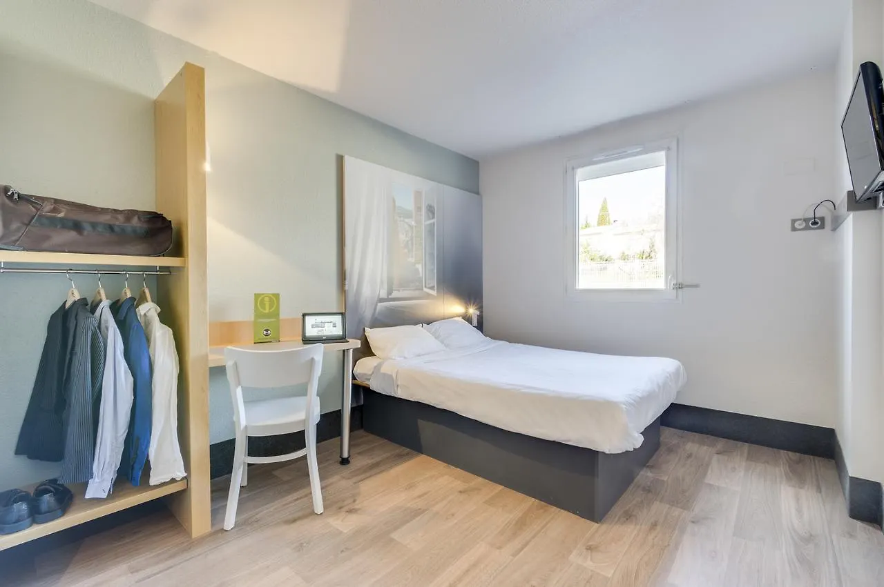 B&B Hotel Brignoles 2*,