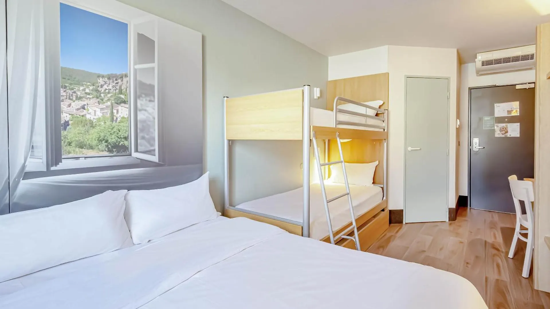 B&B Hotel Brignoles 2*,  Francja